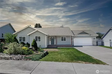 764 Fairway Dr, East Wenatchee, WA 98802