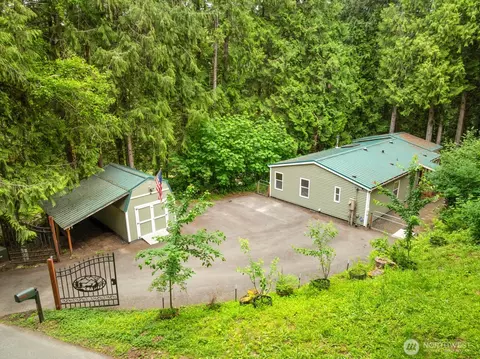 341 E Cedar St, Belfair, WA 98528