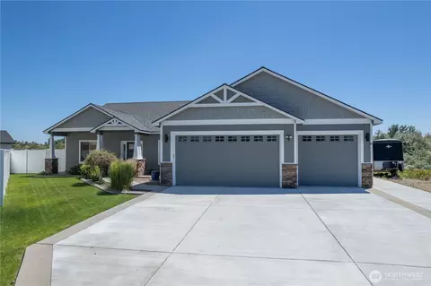 550 N Sparrow Ln, Moses Lake, WA 98837