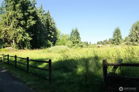 5933 Sleepy Hollow Ln NE, Olympia, WA 98516