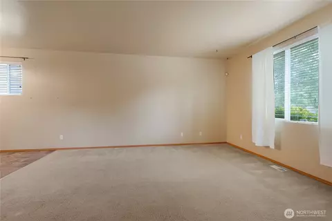 1625 181st St E, Spanaway, WA 98387 photo 4