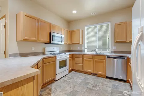 1625 181st St E, Spanaway, WA 98387 photo 11