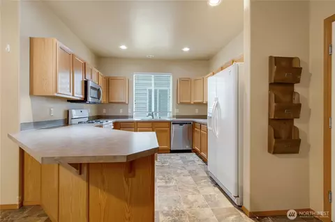 1625 181st St E, Spanaway, WA 98387 photo 10