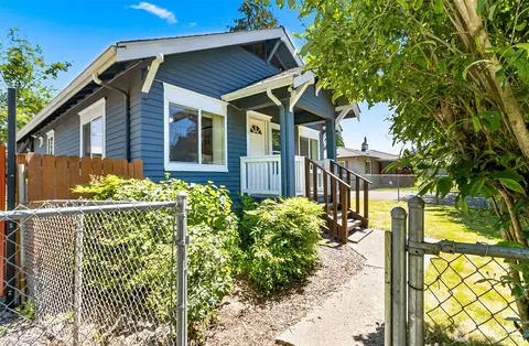 Exterior - 11927 E Gibson Rd, Everett, WA 98204 photo 5 of 11