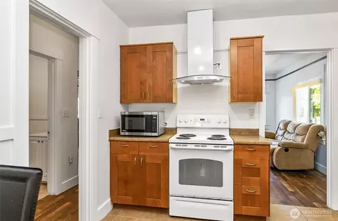 Kitchen - 11927 E Gibson Rd, Everett, WA 98204 photo 6 of 6