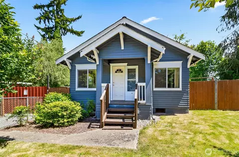 11927 E Gibson Rd, Everett, WA 98204