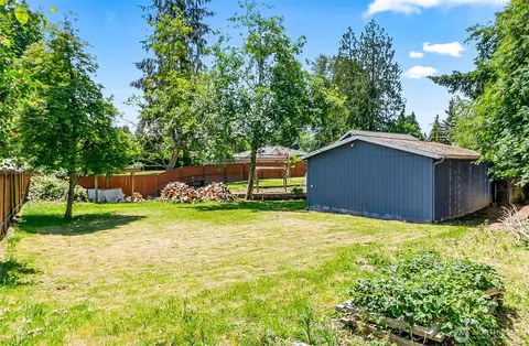 Exterior - 11927 E Gibson Rd, Everett, WA 98204 photo 10 of 11