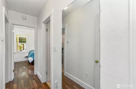 Entry Way - 11927 E Gibson Rd, Everett, WA 98204 photo 2 of 2