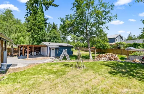 Exterior - 11927 E Gibson Rd, Everett, WA 98204 photo 9 of 11