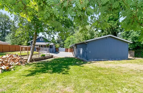 Exterior - 11927 E Gibson Rd, Everett, WA 98204 photo 2 of 11