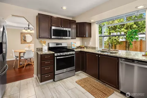 Kitchen - 600 213th St SW, Bothell, WA 98021 photo 2 of 5