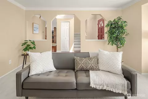 Entry Way - 600 213th St SW, Bothell, WA 98021 photo 1 of 3