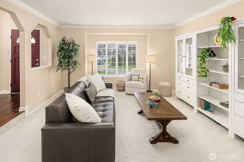 Living - 600 213th St SW, Bothell, WA 98021 photo 2 of 8