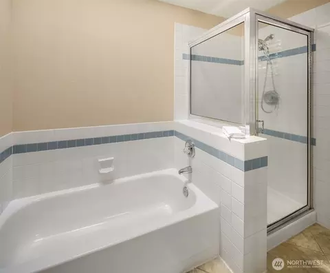 Bath - 600 213th St SW, Bothell, WA 98021 photo 2 of 3