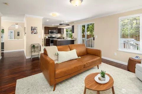 Living - 600 213th St SW, Bothell, WA 98021 photo 6 of 8