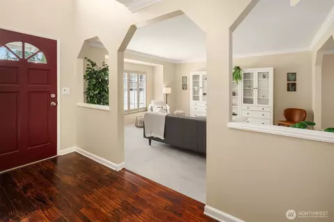 Entry Way - 600 213th St SW, Bothell, WA 98021 photo 2 of 3