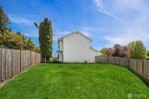 Exterior - 600 213th St SW, Bothell, WA 98021 photo 4 of 5