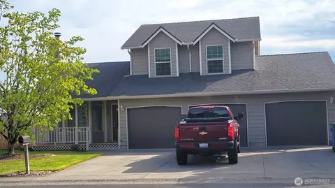 215 Sparks Dr, Kelso, WA 98626
