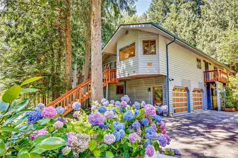 11 Bishop Hill Rd, Chimacum, WA 98325