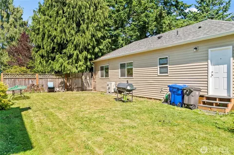 Exterior - 2415 Cedar St, Everett, WA 98201 photo 3 of 3