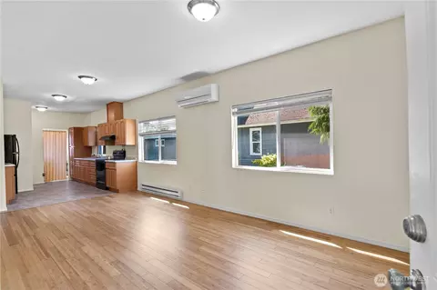 Living - 2415 Cedar St, Everett, WA 98201 photo 1 of 3