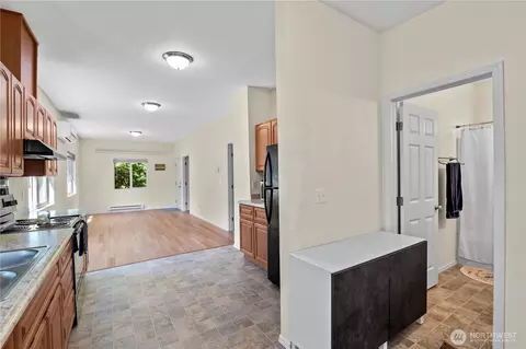 Entry Way - 2415 Cedar St, Everett, WA 98201 photo 1 of 1