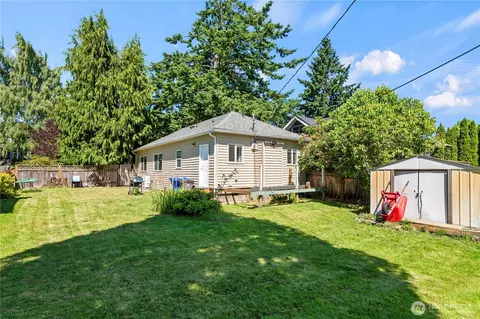 Exterior - 2415 Cedar St, Everett, WA 98201 photo 1 of 3
