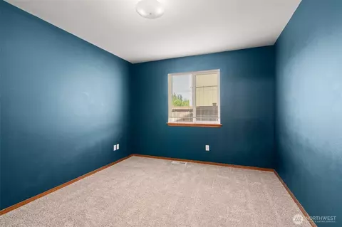 Bedroom - 134 Wind River Dr, Chehalis, WA 98532 photo 3 of 3