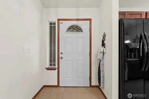 Entry Way - 134 Wind River Dr, Chehalis, WA 98532 photo 2 of 2