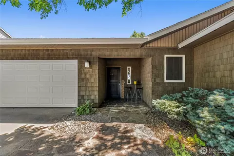 3651 School St, Wenatchee, WA 98801