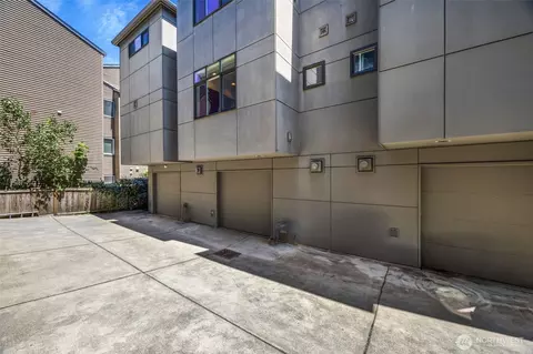 Exterior - 203 20th Ave E, Seattle, WA 98112 photo 3 of 3