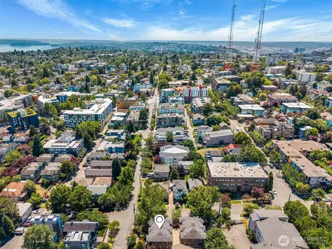 View/Area - 203 20th Ave E, Seattle, WA 98112 photo 2 of 4