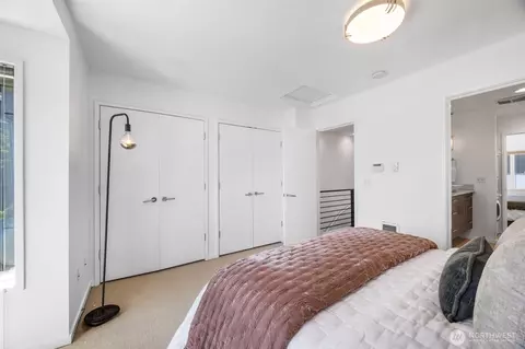Bedroom - 203 20th Ave E, Seattle, WA 98112 photo 3 of 3