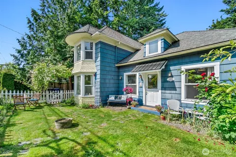 Exterior - 18803 101st Ave NE, Bothell, WA 98011 photo 2 of 9