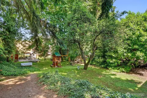 Exterior - 18803 101st Ave NE, Bothell, WA 98011 photo 5 of 9