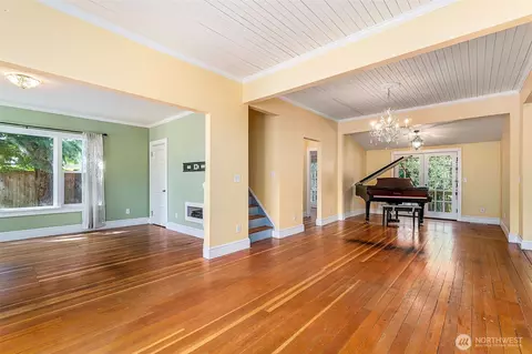 Living - 18803 101st Ave NE, Bothell, WA 98011 photo 1 of 3