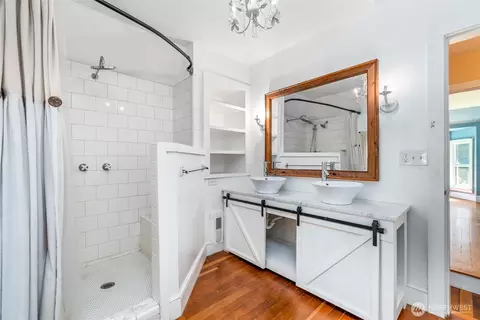 Bath - 18803 101st Ave NE, Bothell, WA 98011 photo 1 of 3