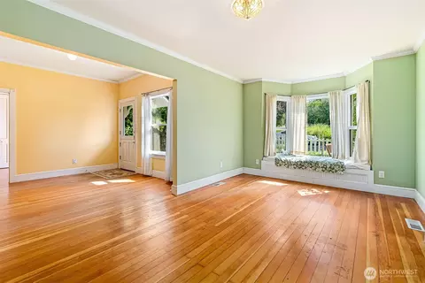 Living - 18803 101st Ave NE, Bothell, WA 98011 photo 3 of 3