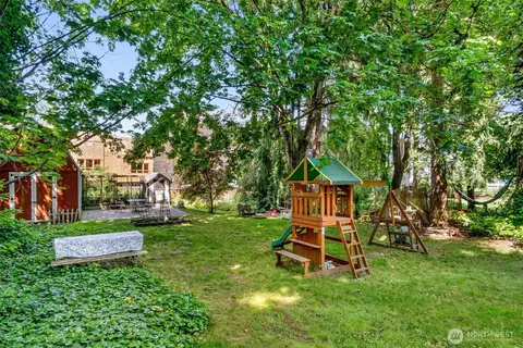 Exterior - 18803 101st Ave NE, Bothell, WA 98011 photo 6 of 9