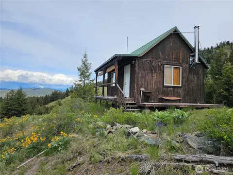 34 Buckhorn Rd, Oroville, WA 98844