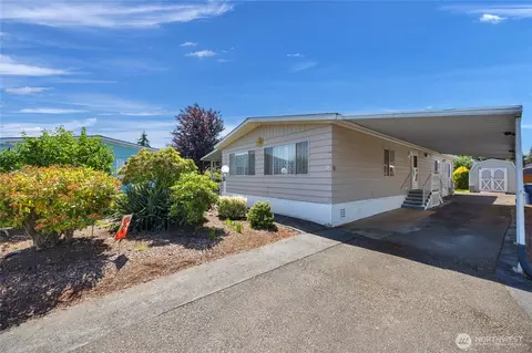 5900 64th St NE #18, Marysville, WA 98270