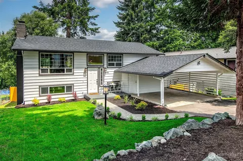 3915 180th Pl SW, Lynnwood, WA 98037