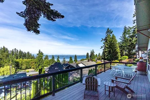 1241 SE Camano Dr, Camano Island, WA 98282