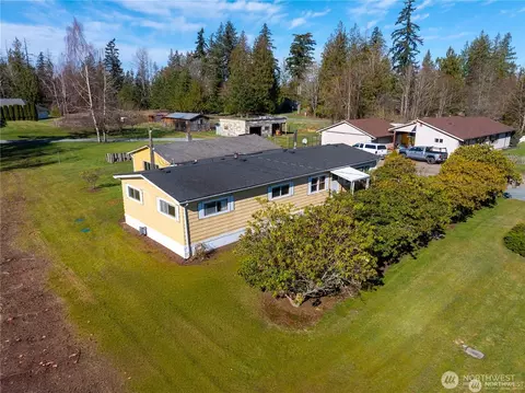 863 Burlingame Rd, Mount Vernon, WA 98274