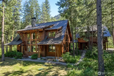 25 Freestone Lake Dr, Mazama, WA 98833