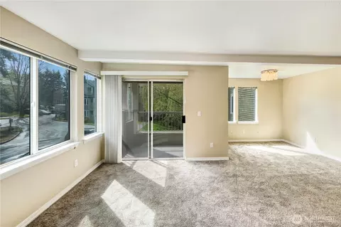 Living - 20320 Bothell-everett Hwy #D204, Bothell, WA 98012 photo 2 of 3