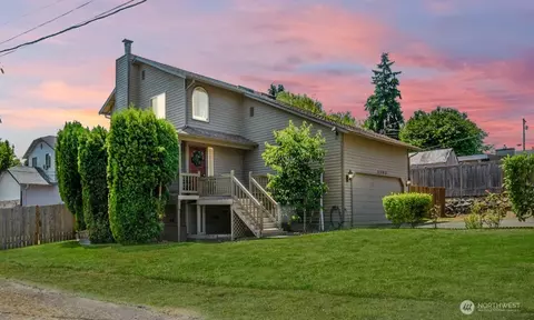 3304 202nd St SW, Lynnwood, WA 98036