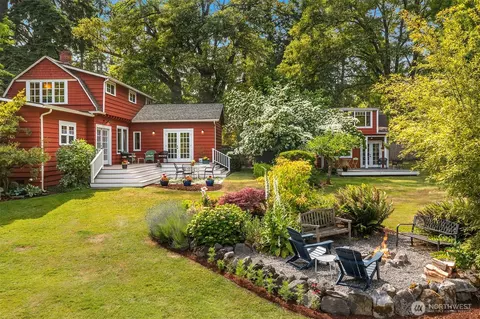 9026 SW 184th St, Vashon, WA 98070