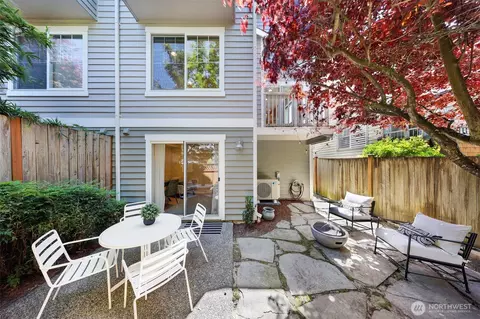 2643 NW 57th St #A, Seattle, WA 98107