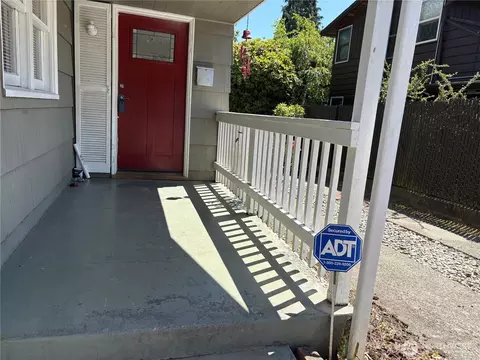 11726 20th Ave NE, Seattle, WA 98125